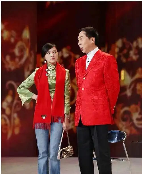 冯巩的老婆是谁(冯巩妻子艾慧真实照片) – 叁肆数码