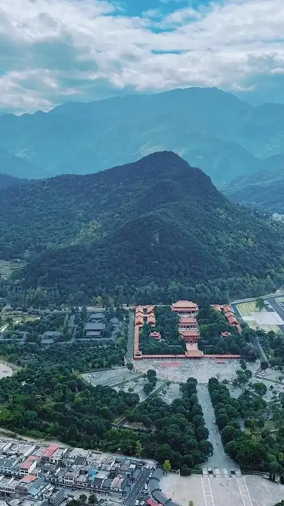 肖战在《玉骨遥》里修炼地九嶷山真的存在!#抖音图文来了 #景 - 抖音