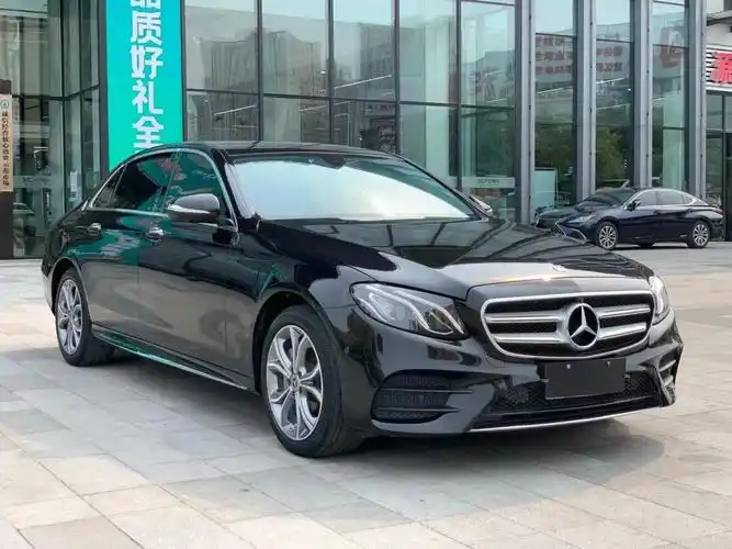 奔驰e级 2020款 e 300 l 运动时尚型,准20年入户,行驶5.2万公里