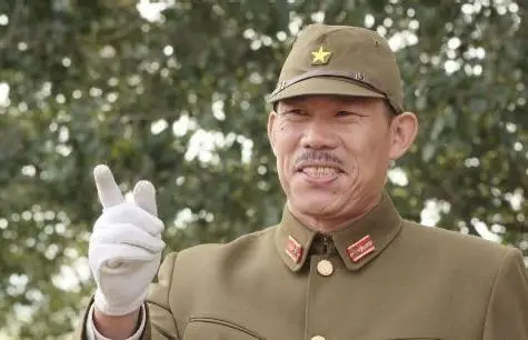 亮剑:他给剧组开车,却因长相酷似日本人被重用,如今成了鬼子专业户