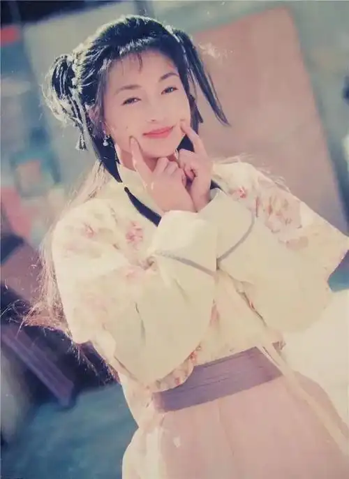 44岁梦姑黄纪莹为了古天乐淡出娱乐圈如今却单身