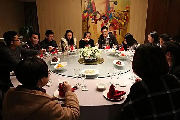 家庭聚会_家庭聚会图片