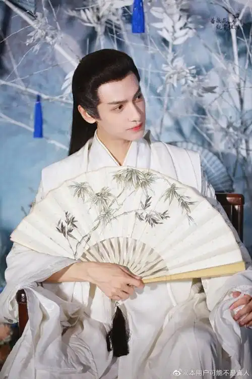 影视同人小说 女皇难为:我是个菜鸡苏凝雪微微一笑. 苏凝雪自然可以.