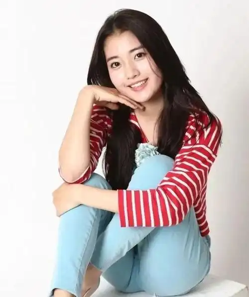 她被称为"南韩最美童星",00后的郑多彬肤白貌美酷似徐璐