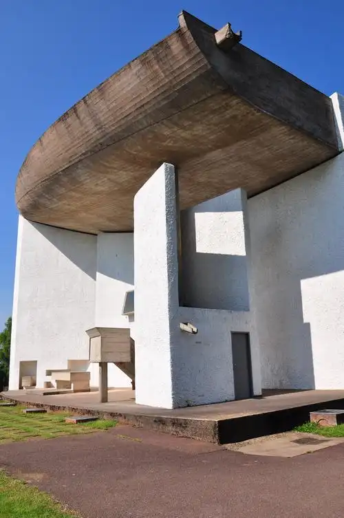 法国-贝尔福-朗香教堂(le corbusier 勒·柯布西埃)!-专业知识-马蹄室
