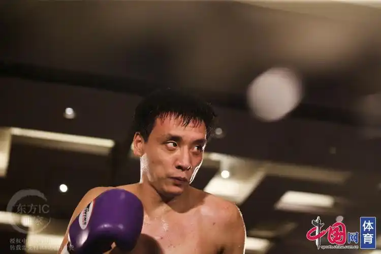 02>02 新闻人物 中国网体育9月17日讯 近日,天津脑瘫拳手汪强怀揣