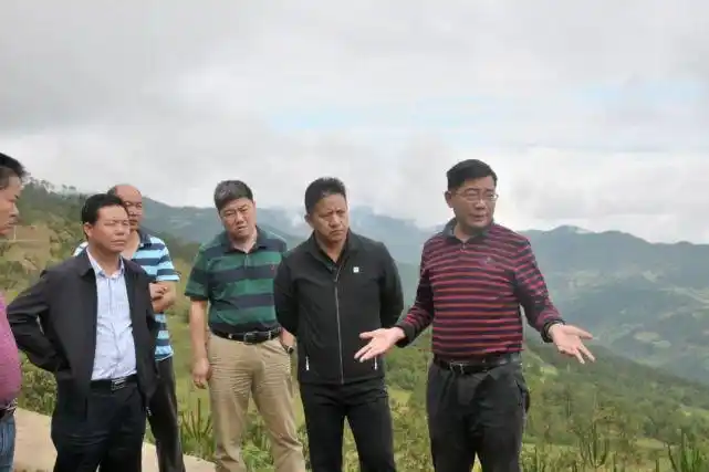 杨书记好样的宁蒗县委书记杨承新获全国优秀县委书记昨日接受表彰