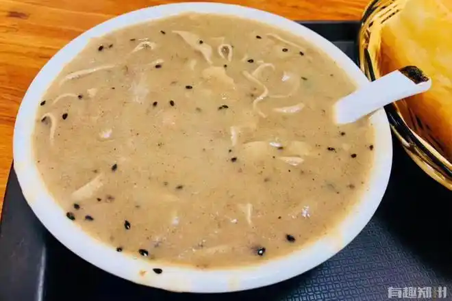 豆沫应该是最能代表北方性格的郑州早餐吧