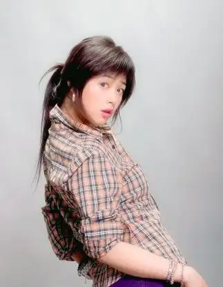 "华妃皇后"蒋欣,不怎么看得到以前的罕见照片