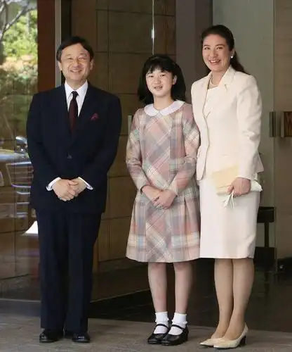 新天皇德仁原来是个"女儿奴",独生女爱子公主是他的掌中宝