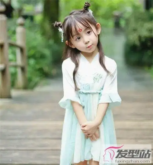 只是经典的哪吒头就如此好看了,别的古装造型更唯美.