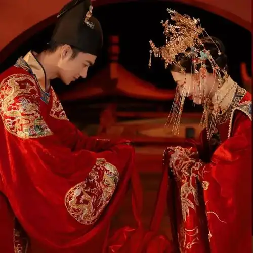 明制汉服婚服2022新款齐地宋制男女套装凤冠霞帔汉服