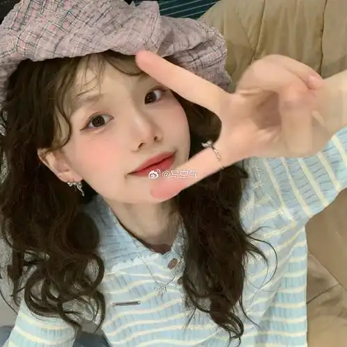 简约可爱全屏无水印高清##女生头像情侣头像情头可爱搞怪高清无水印