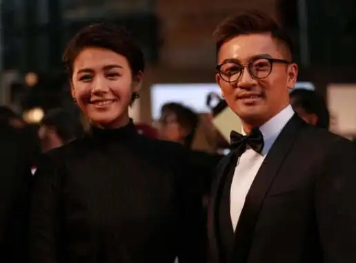 图苏有朋携手马思纯现身红毯两人双双入围金马奖