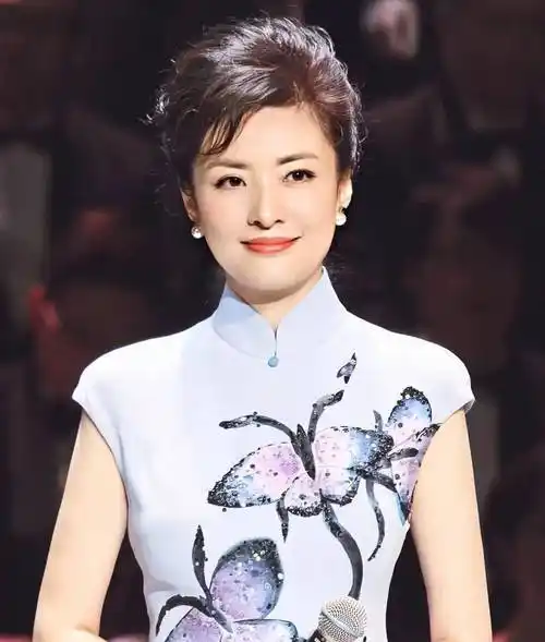 一组周涛精美写真图集,展现出她的独有魅力和风采.