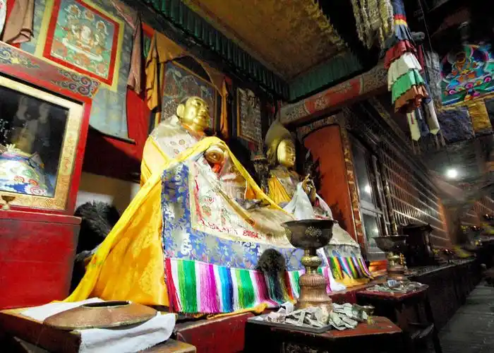 塔尔寺中的佛像