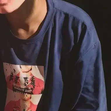 高清帅气的男生上半身无头头像图片