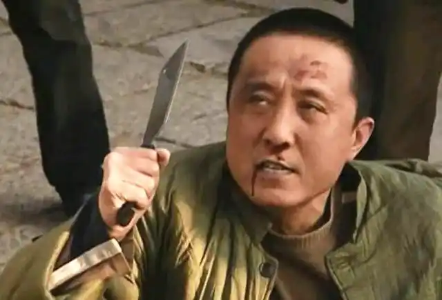 菜刀队号称华北第一混混,拎着菜刀无比猖狂,挨了枪子儿全老实了