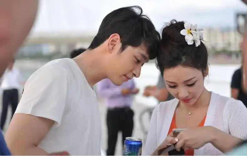 柳岩黄灿盛参加的综艺节目是什么她俩现在怎么样了