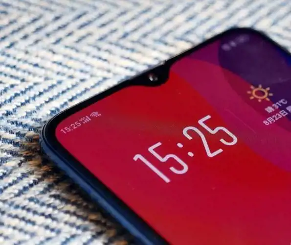 oppor17性能出众拍摄精彩屏幕色彩绚丽续航强外观时尚