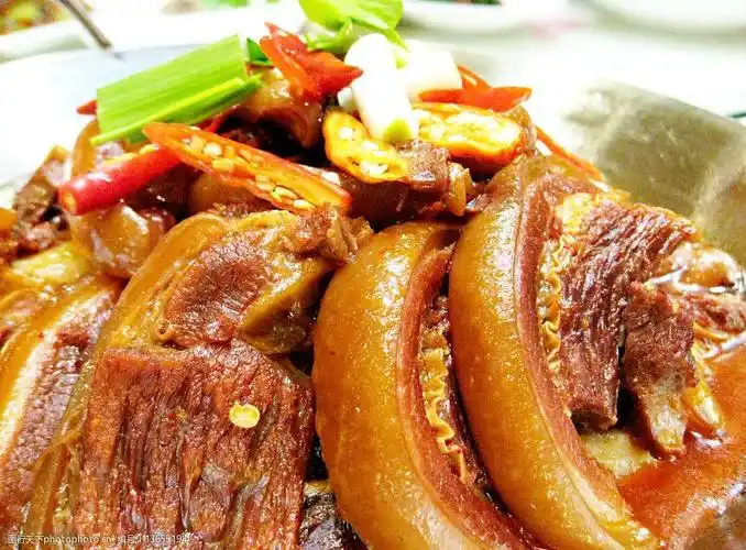 干锅带皮驴肉图片