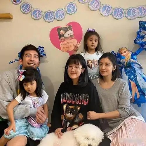 曝黄晓明离婚后首提baby,小海绵长得像他,赵又廷崩溃女儿像自己|杨颖