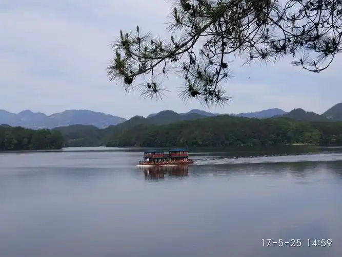 解说词:南郑红寺湖(上)