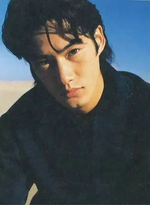 90年代日剧男神竹野内丰50岁了也还是帅