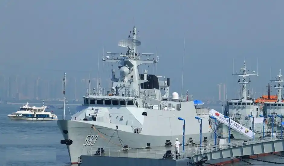 继续下饺子:中国第46艘056型护卫舰下水了,平均一个半月一艘!