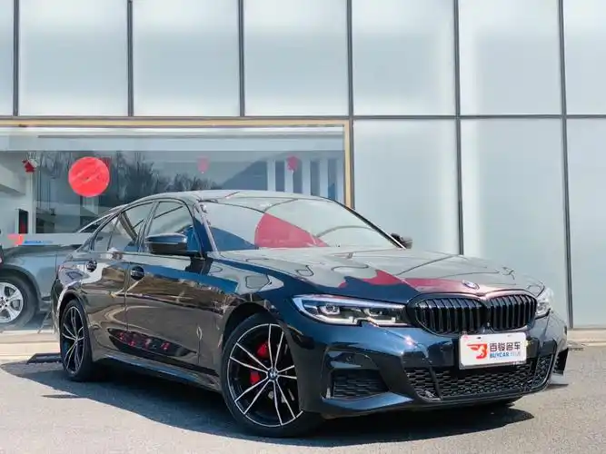 宝马 宝马3系  2021款 325i m运动曜夜套装图片