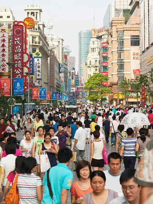 城市 街景 人群图片—正版城市 街景 人群图片_高清城市 街景 人群