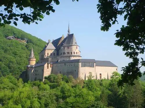 卢森堡历史上是西欧重要的军事要塞