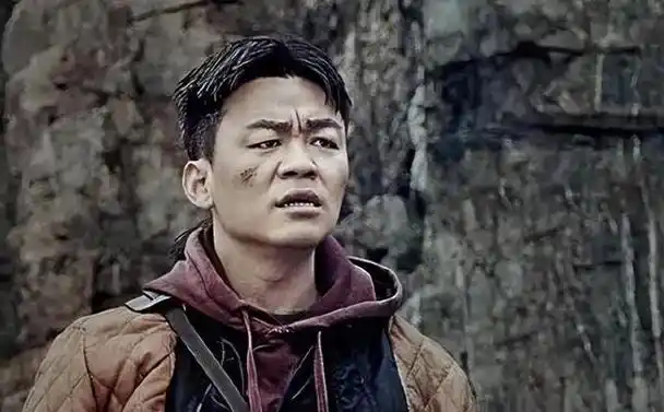 王宝强的《八角笼中》:超长点映引争议今年暑期档,电影业异常火爆