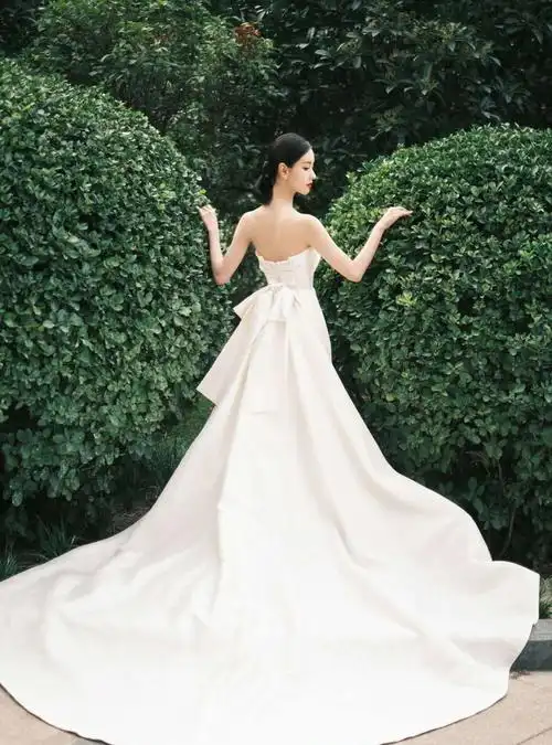 组图:陈都灵亮相大众电影百花奖闭幕式 清新脱俗气质优雅_高清图集