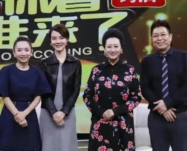 车晓和妈妈同框王丽云换发型变强势贵妇她的朝天鼻太像爸爸了