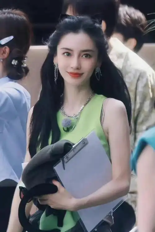 殷桃同款美人尖,要怎么打理刘海!_腾讯新闻