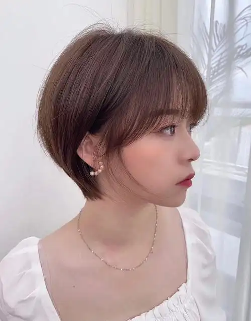 女生短发,这几年最流行的发型,短发发型依然,还是今年非常流行的发型