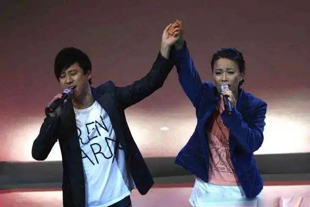 14次上春晚红极一时章子怡主动和他合作51岁解晓东近照依然帅