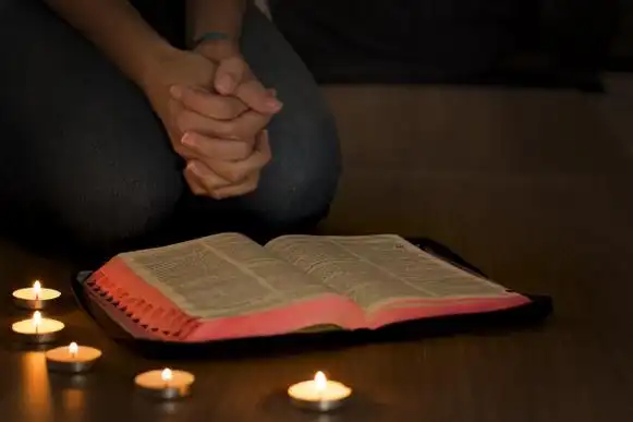 祷告良辰图片_祷告良辰图片下载_正版高清图片库-veer图库