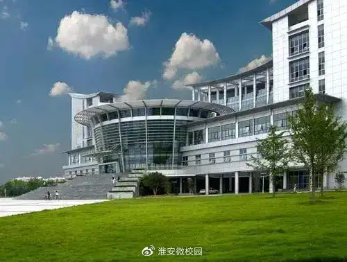 全民阅读促文明书香浓浓润淮师