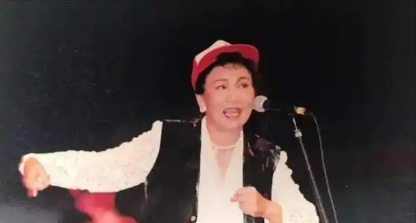 因一句台词识破潜伏间谍,去世23年的赵丽蓉,如今仍被缅怀纪念