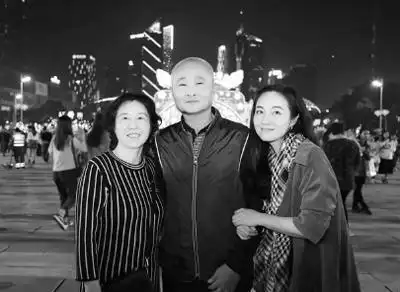 老照片中的往事第27期摇太阳的方芳