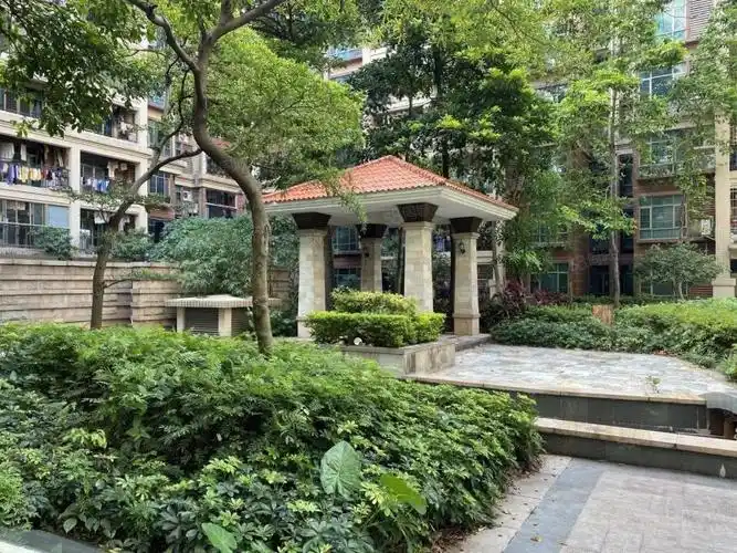 盐步雅居蓝湾 74方小两房140万 户型方正 视野开阔