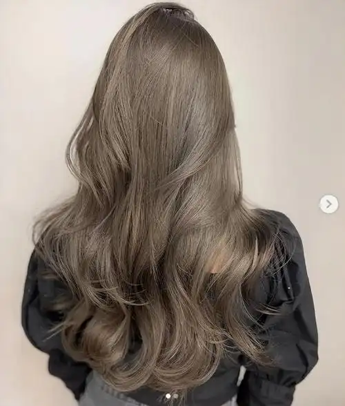 冷色系发色推荐1:橄榄棕色