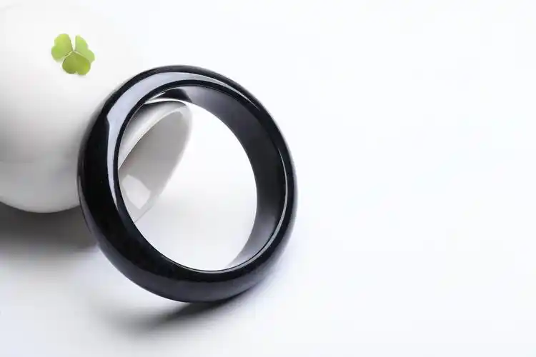 墨翠手镯_飞翔的大西瓜-站酷zcool