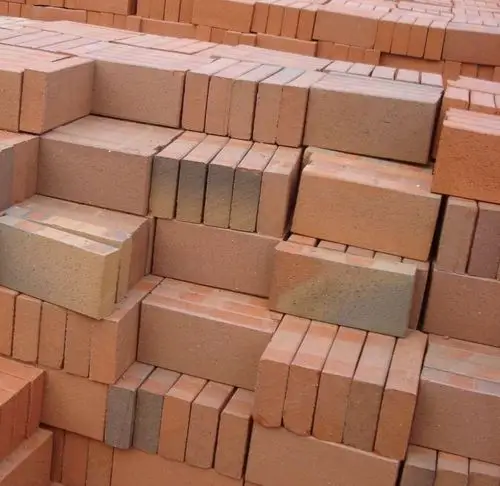 不同价格也不尽相同,各种材质有粘土,陶瓷,混凝土,水泥,陶土,灰沙砖