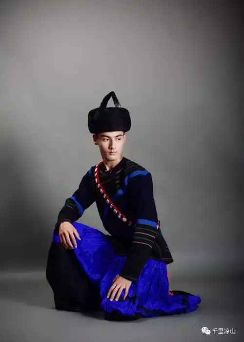 彝族未来影视明星潘子剑从霸道总裁到少年将军耿忠