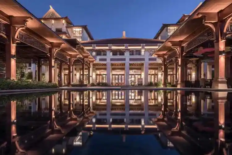 昆明古滇名城皇冠假日酒店景观设计 - hhlloo