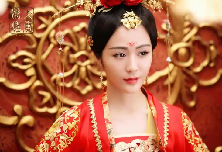 网友"拍死崔彩屏"怒转为其支招 汤晶媚:演戏我是认真的原本,网友对