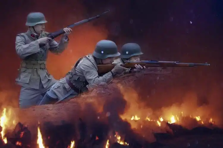 蝗虫般的日本鬼子又上来了.打!